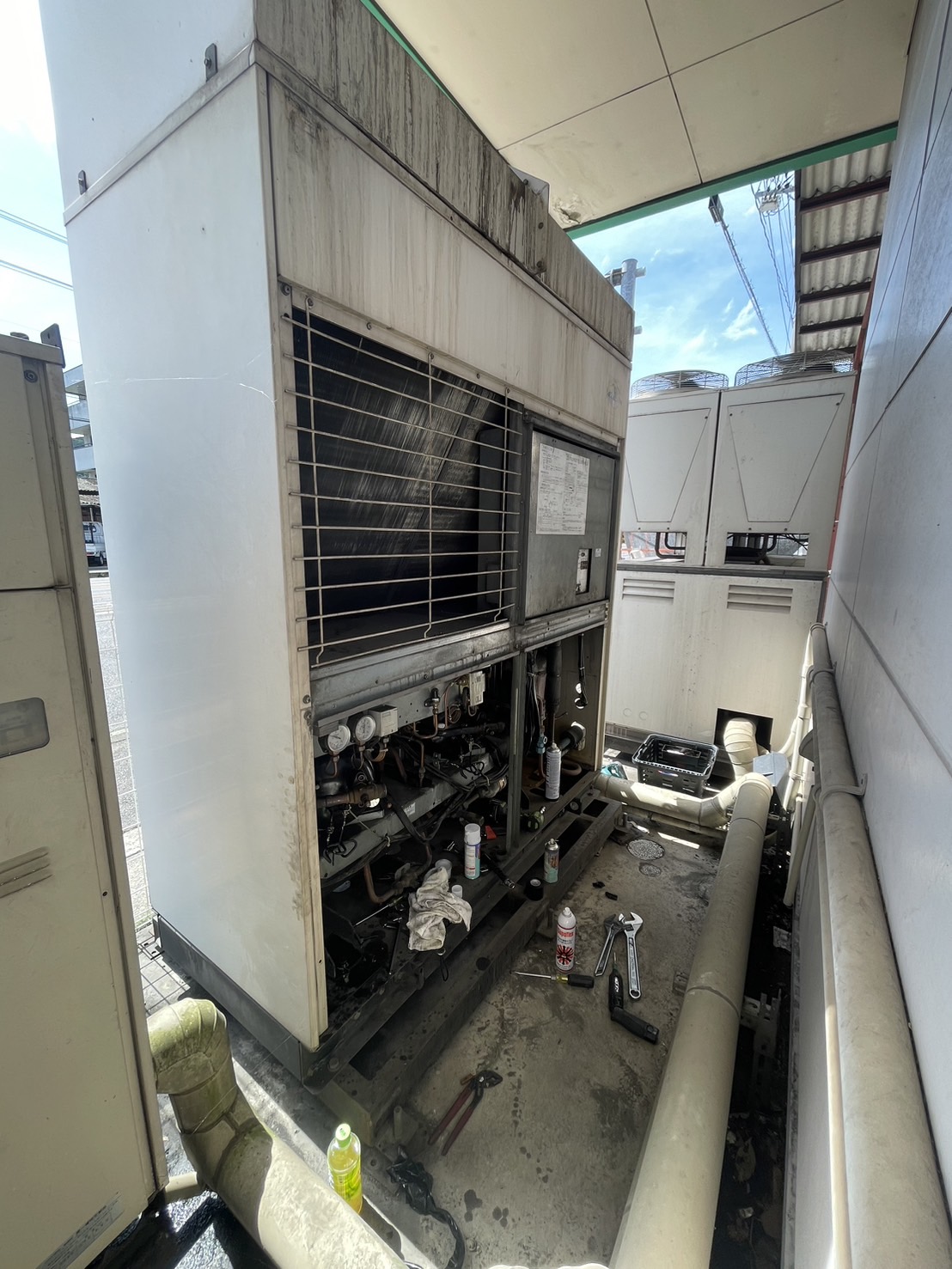 福山市某所 冷凍機修理の画像